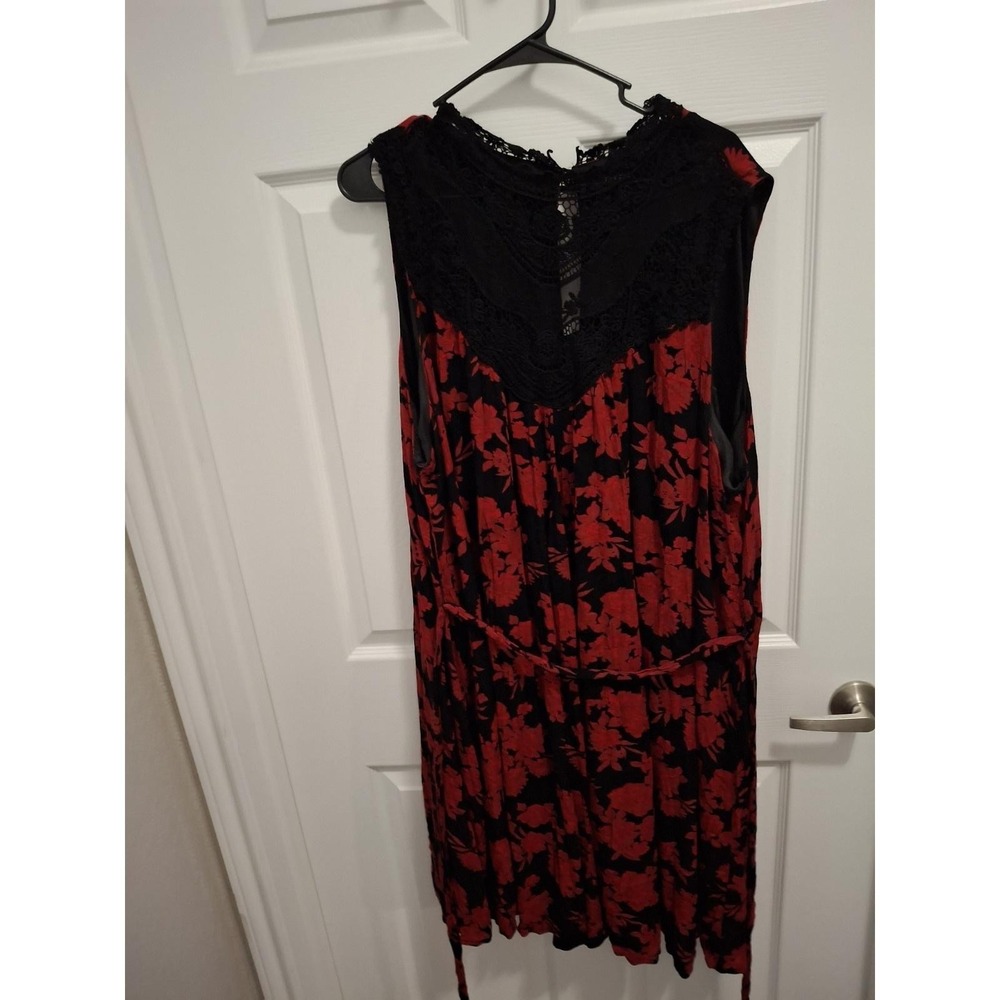 Torrid Size 4X Red Black Floral Crinkle Gauze Belted‎ Crochet Sleeveless Dress